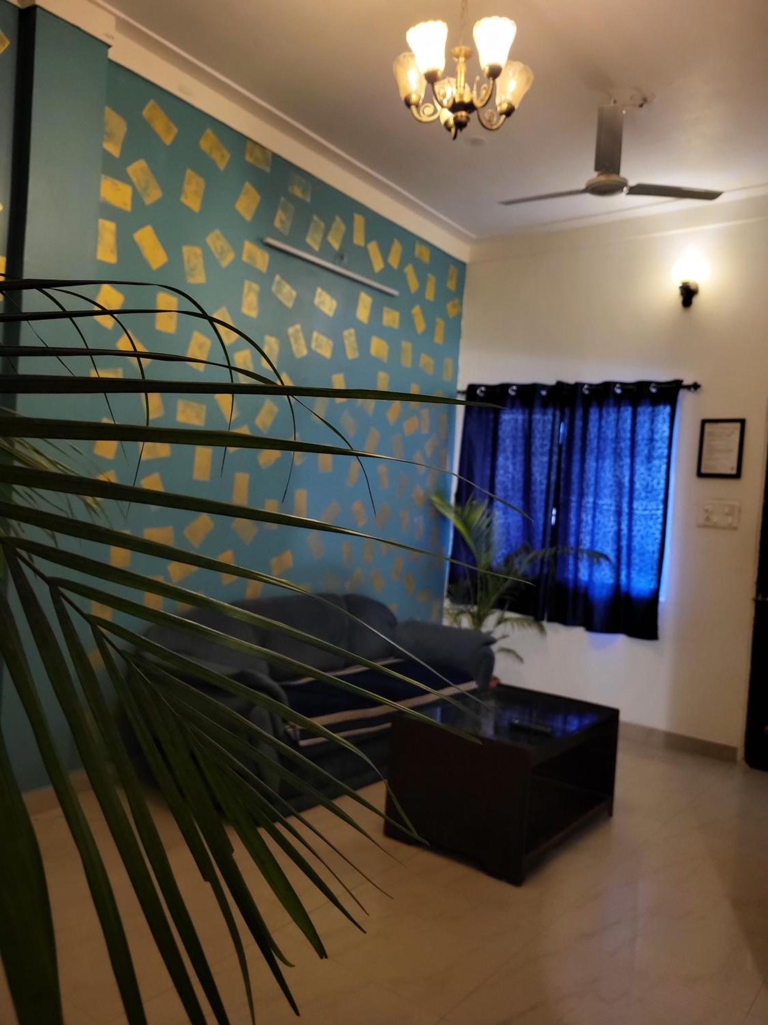 ג'אבלפור Blue Beds Homestay, Exotic 2Bhk Ac House מראה חיצוני תמונה